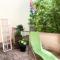 Große Ferienwohnung Nähe Stadtpark, 4 Schlafzimmer, gemütliches Wohnzimmer, Terrasse, Parkplatz