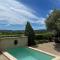 Le Mazet dEmilia avec jardin et piscine privés