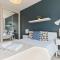 Elegant 3 Bed Apartment Near Many Attractions - Londra