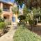 Beautiful Garden Apartment
