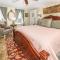 Holiday Guest House Bed & Breakfast