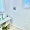 Seaside Family Oasis, King Bed, Private Pool, with Car
