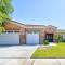 Joshua Tree Getaway with Pool, Spa, BBQ and Sleeps 12