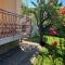 Apartment with Rose Garden & free parking