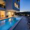Luxury apartment Perla in Villa with heated pool - Vinišče