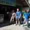 Jhony's Backpacker-Guest House only stay here book treking with us - 武吉拉旺