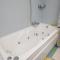 Metro Imielin 2-Bedroom Apartment - Varsovie