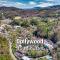 New Luxury Cabin with Stunning MountainVIEWS,HotTub, FirePit, FirePlace,2 KingBeds, 2 CoveredDecks,BBqGrill, ShuffleBoard and Pool Access - Севьервилл