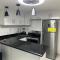 Luxury Apartment Hot Water,AC,WiFi,PS3