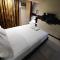 Lorenzzo Suites Hotel Makati