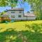 Chic Dover Home with Hot Tub 1 Mi to Golf!