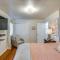 Tacoma Retreat with Fire Pit - Walk to Lake Access! - تاكوما