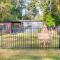 Tacoma Retreat with Fire Pit - Walk to Lake Access! - تاكوما