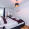 NEW! Stunning City Centre 2-Bed Apartment in Chester by 53 Degrees Property - Ideal for Couples & Groups - Sleeps 4! - تشيستر