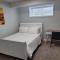 Beautiful Comfy Guest Suite in West EDM - Эдмонтон