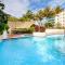 Alex Beachfront Apartment