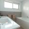 Roderick Beach House Pet Friendly