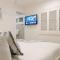 Moffat Beach Coastal Contemporary Unit A