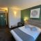 Brit Hotel Saumur - Distré