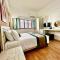 Royal Goddess Guest House, Walled City