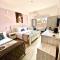 Royal Goddess Guest House, Walled City