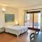 Residence with private beach in Marinella - 马里内拉