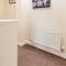 Lovely Two Bed detached house with Parking - 提普顿