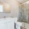 Valencia Apartments by Olala Homes