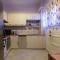 Tommy's apartment - Athen