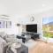 Convenient Brandnew 4 Beds House, 5 mins to mall
