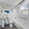 Radiant Unit with parking and pool - M26 - 好莱坞