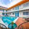 Radiant Unit with parking and pool - M26
