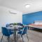 Spacious unit with pool and parking - M33