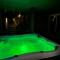 WOW!! Ultimate Pocono Retreat, Hot Tub, Game Room, Deck, Lakes, Skiing, Pools