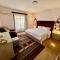 Luxurious 3 BR Rustic Apartment Overlooking Huge Garden - For Families and Couples