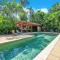 The Loft - Trendy Coastal Charm with Pool