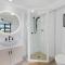 The Loft - Trendy Coastal Charm with Pool - Cairns