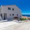 Beautiful Apartment In Seget Donji