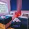 Modern 4-Bed House, Free Parking & WiFi in Swinton