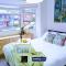 Modern 4-Bed House, Free Parking & WiFi in Swinton