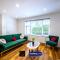 Cosy 3-Bed House, Garden & Free Parking in Stretford
