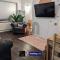 Cosy 3-Bed Home, Free Parking & WiFi - 博尔顿