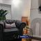 Cosy 3-Bed Home, Free Parking & WiFi - 博尔顿