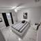 Modern Saltwater Front Home with A Private Pool - كيب كورال