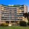 Holiday Inn Melbourne Airport by IHG