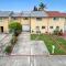 Spacious Townhome 5 Mins Walk to Beach - 可可比奇