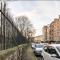 Holyrood Park: Lush & Arty 2 Double Bed Flat - Edinburgh