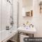 The Holyrood Park Hideaway is a Lush & Arty 2 Double Bed Apartment