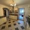 -Self-Check- 4-bedroom family house with heated tub