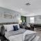 3BR Oasis Sleeps 11 Heated Pool Ping Pong! - Dunedin